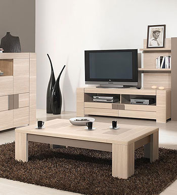 L’histoire de la table basse : évolution d’un meuble indispensable à travers les âges