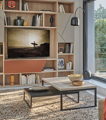 L’histoire de la table basse : évolution d’un meuble indispensable à travers les âges