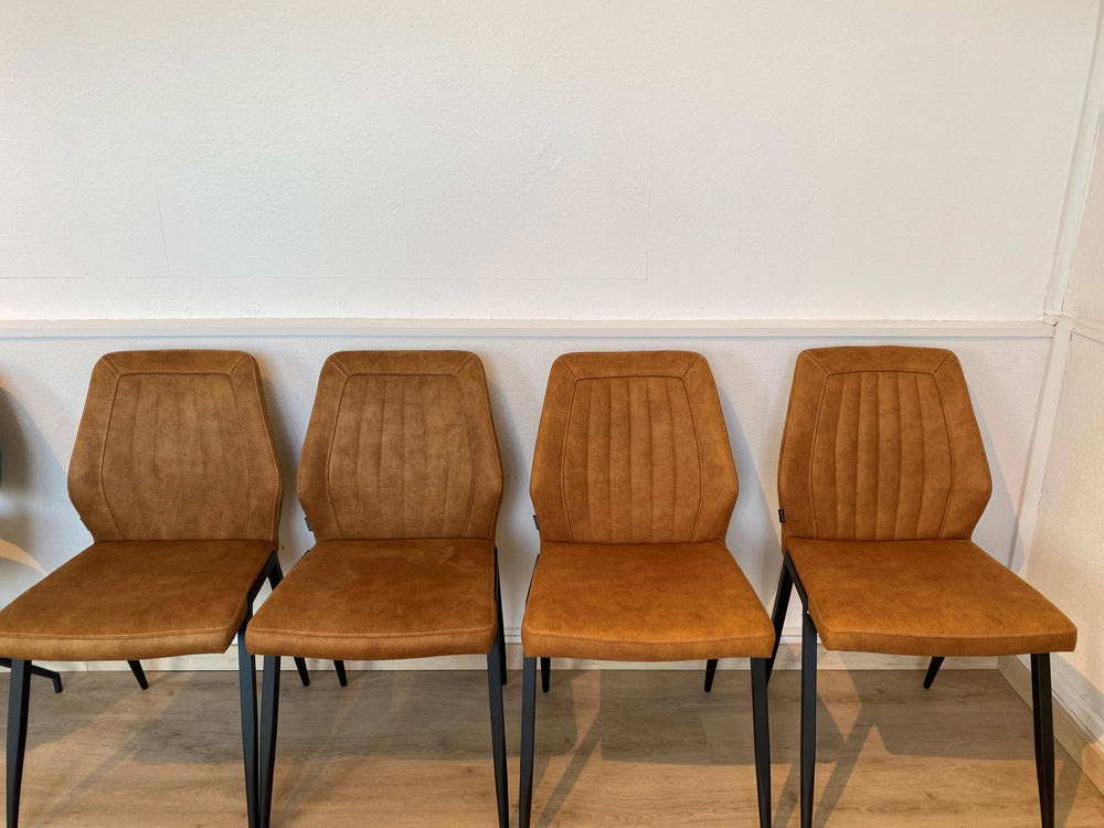 LOT DE 4 CHAISES FIXES 3656 MICROFIBRES COGNAC