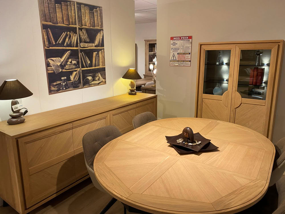 Salle à manger N° 711