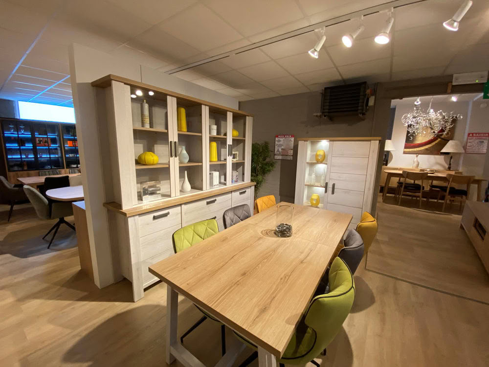 Salle à manger N° 712