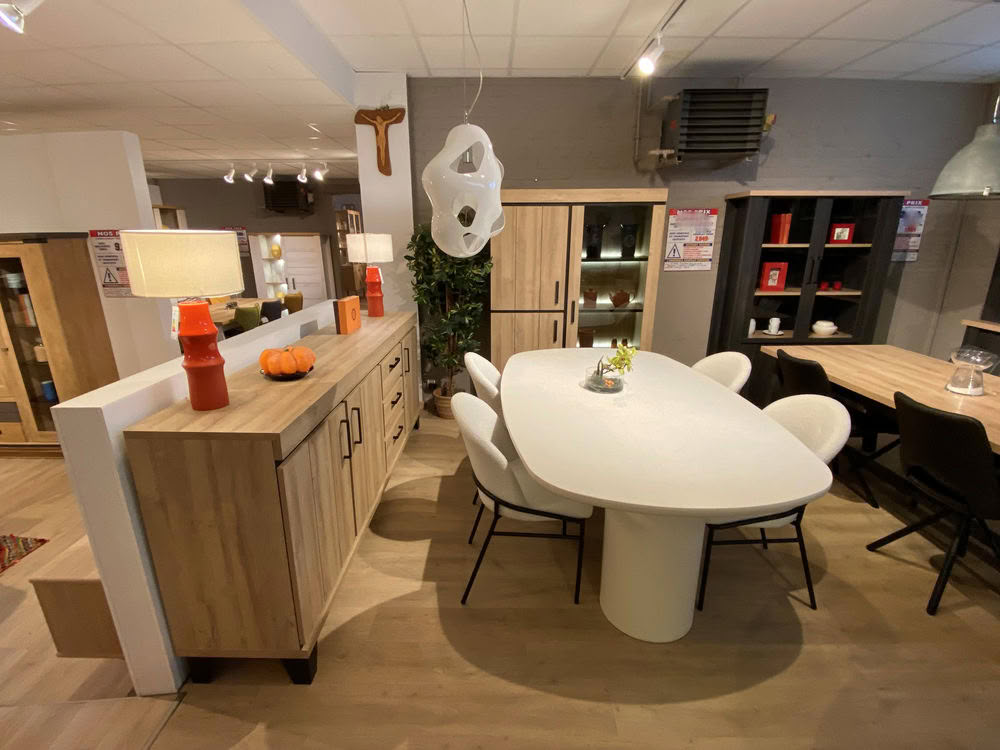 Salle à manger N° 717